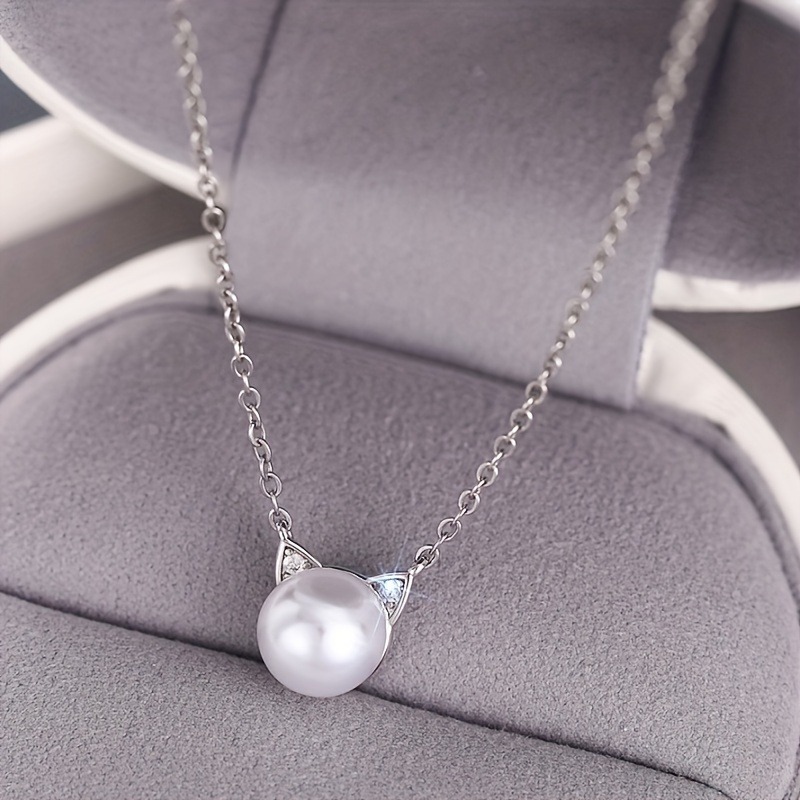 Cute Cat Pendant Necklace with Imitation Pearl and Zirconia